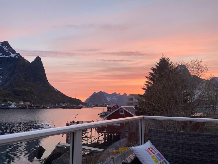 Reine Retro Villa - Cozy Villa With A Fantastic View Exterior photo