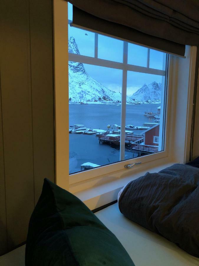 Reine Retro Villa - Cozy Villa With A Fantastic View Exterior photo